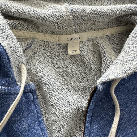 Ladies’s zip up Hoodie
Size Large - Picture 2 of 2